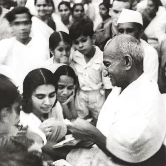Mohandas Karamchand Gandhi Biography